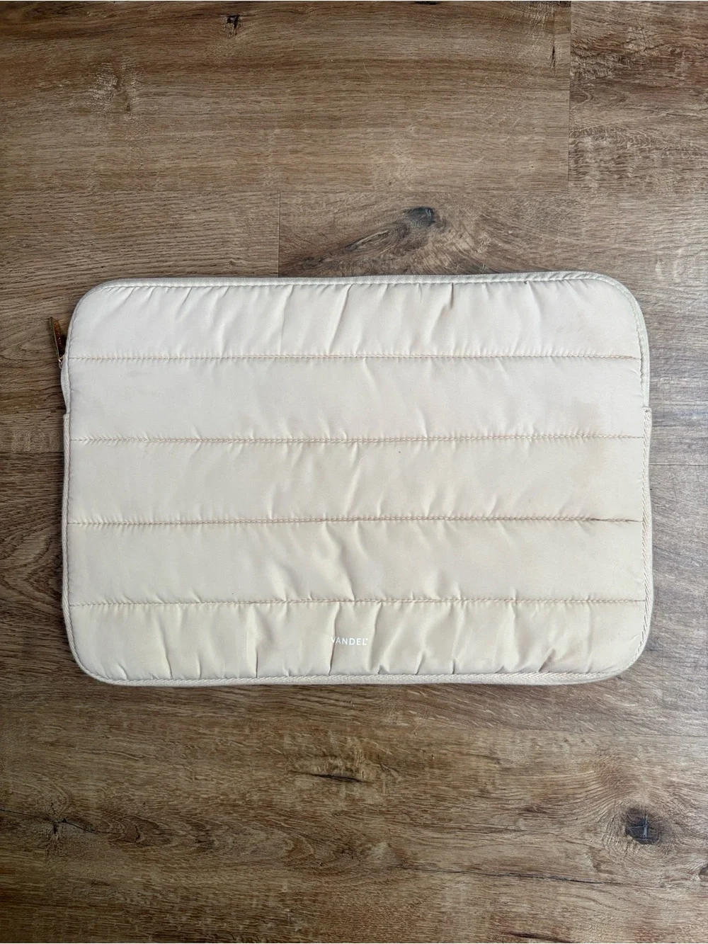 VANDEL Padded Laptop Sleeve Case in Cream